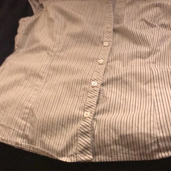 No Boundaries Button down cap sleeve collar blouse - Picture 4 of 6